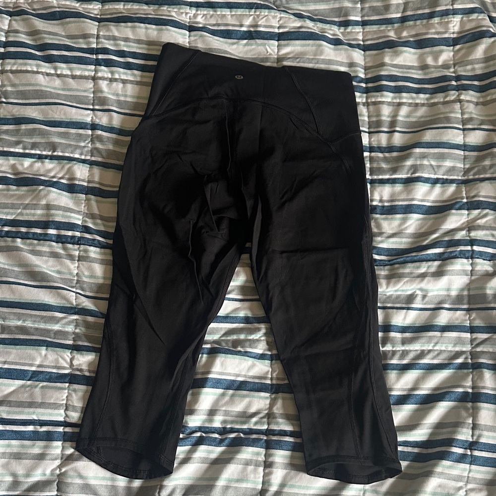 LULULEMON Black Cropped Leggings